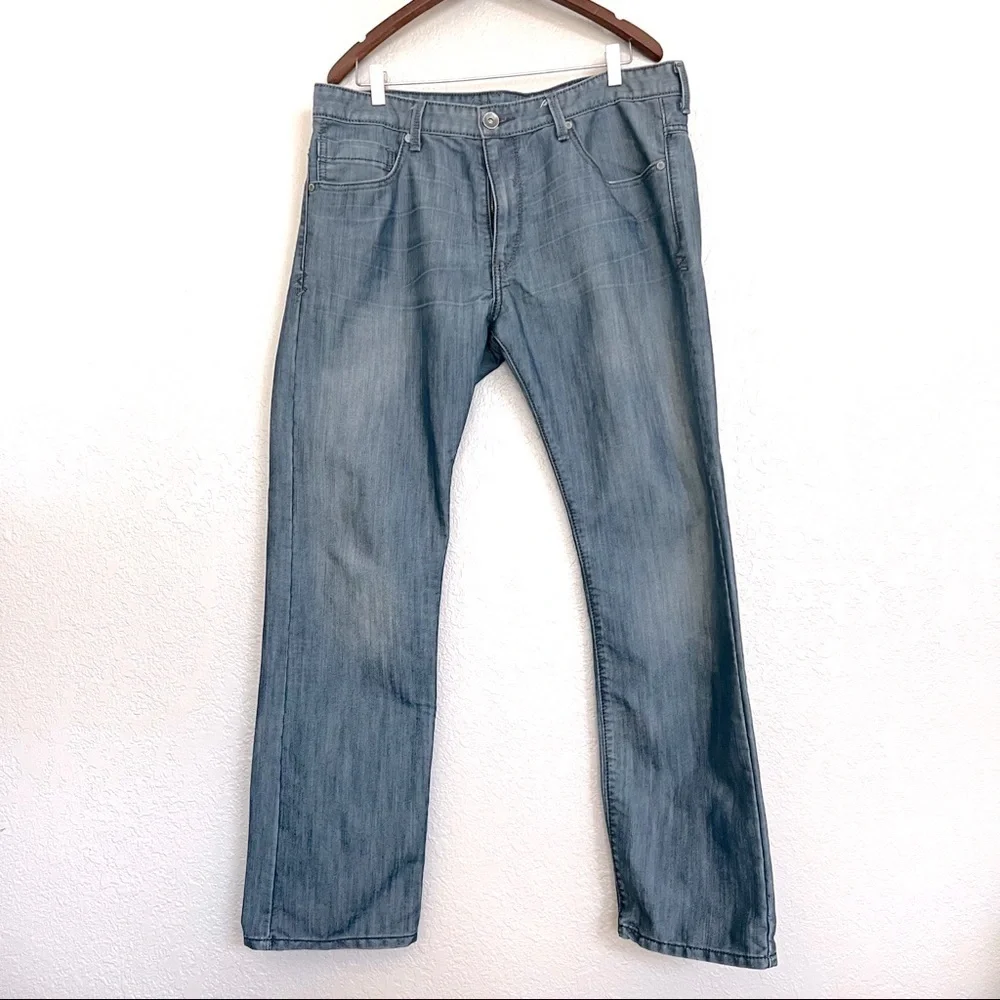 Levis levis mens